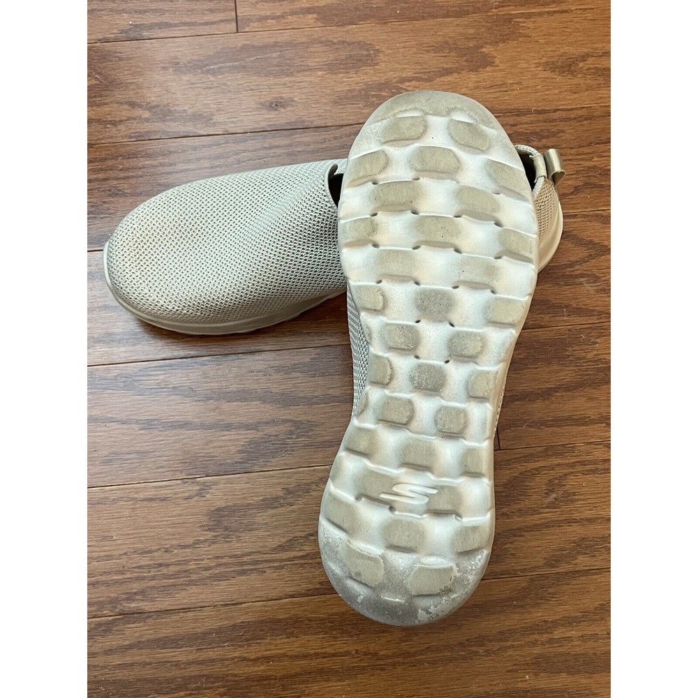 Women's Skechers Goga Max Slip-on Sneakers Shoes Beige Sz 9.5 Brand New - Picture 2 of 4